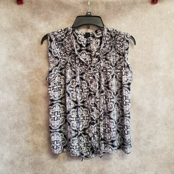 Volcom Womens Sz S Black White Floral Cap Sleeve Button Up Blouse - Picture 4 of 8